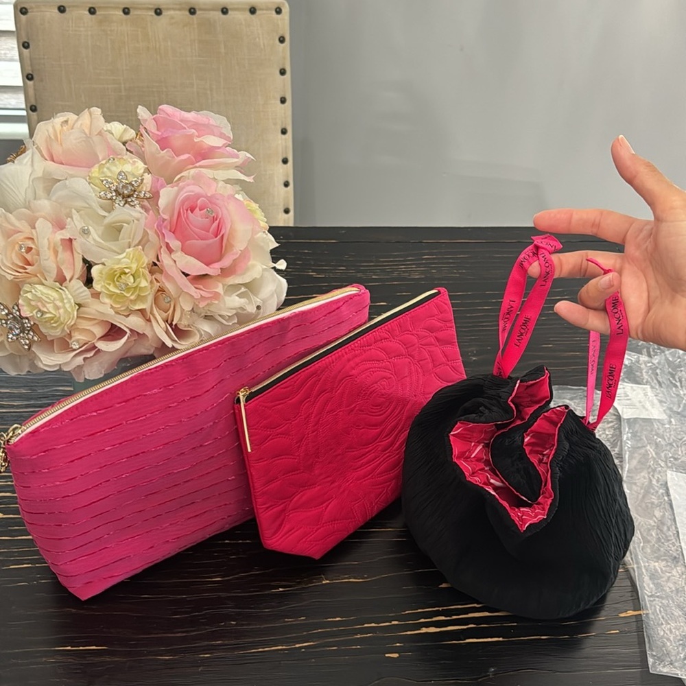 Lancome cosmetic travel zipper set of 3 pink black Large & Medium bags New